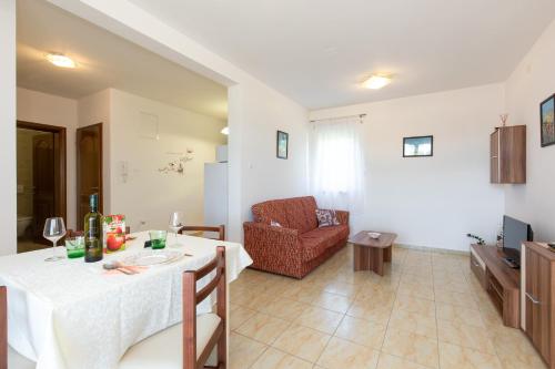 La Vista apartments with pool La Vista apartments with pool