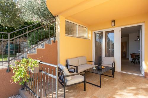 La Vista apartments with pool La Vista apartments with pool