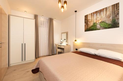 La Vista apartments with pool La Vista apartments with pool