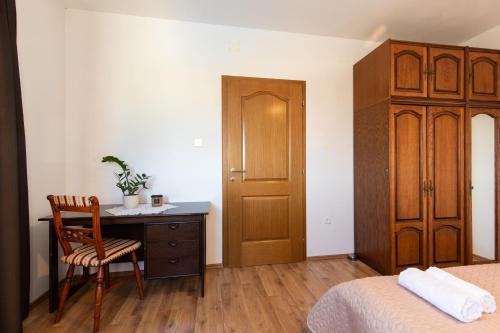 La Vista apartments with pool La Vista apartments with pool