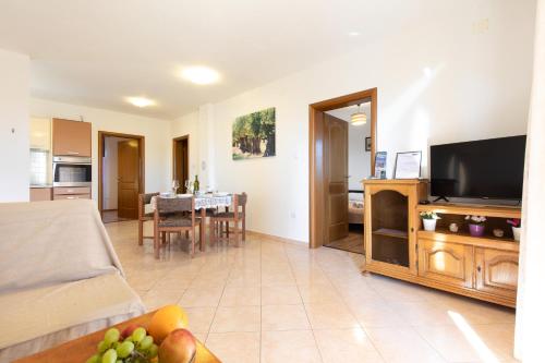 La Vista apartments with pool La Vista apartments with pool