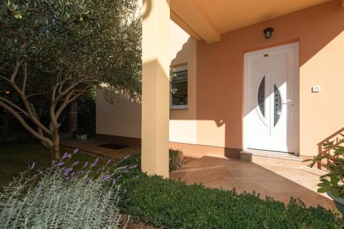 La Vista apartments with pool La Vista apartments with pool