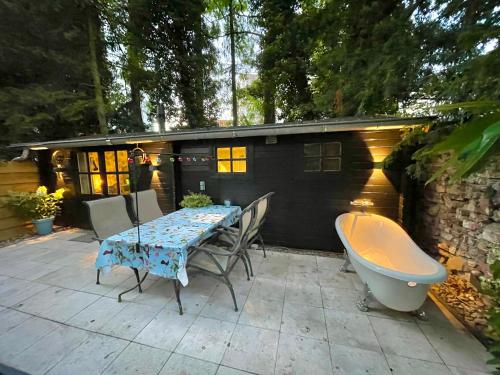 ห้องน้ำ, Tiny House de Eikhof in เฮนเจโล