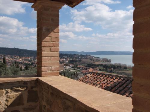 One-Bedroom Apartment with Balcony
