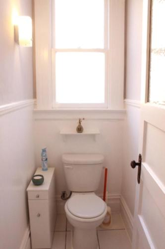 Cole Valley Lower Apartment - image 5