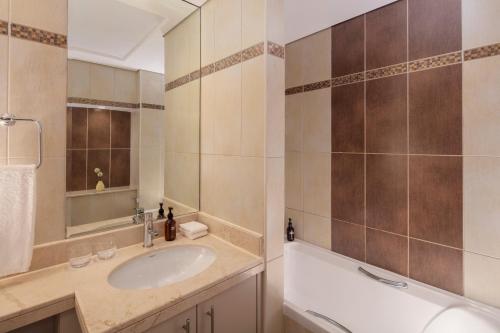 Staybridge Suites Dubai Internet City by IHG, Dubaj (fotografie 4)