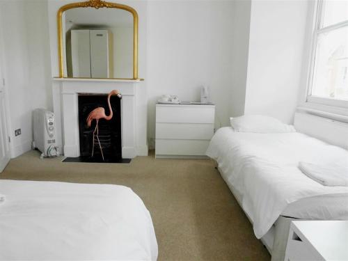 Kew Studios and Rooms in Twickenham