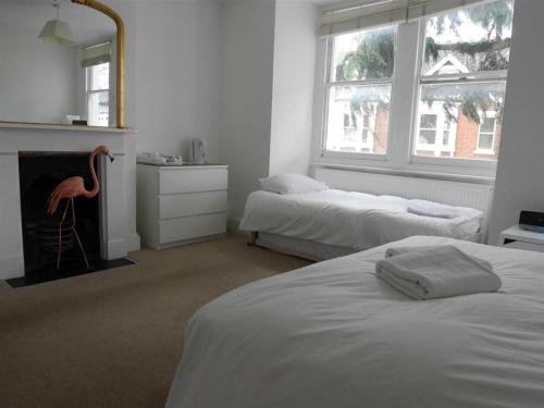 Kew Studios and Rooms in Twickenham