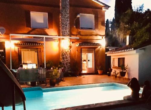 Villa Huetor, Magnifico chalet con piscina privada - Accommodation - Huétor Vega