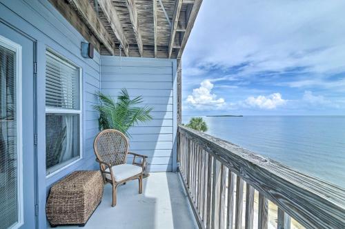 . Beachfront Cedar Key Retreat with Pool Access!