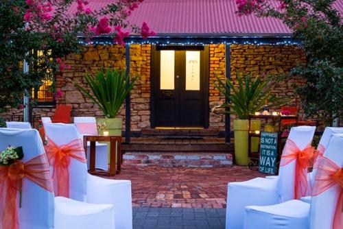 The Inn Mahogany Creek Ideally located in the prime touristic area of Mundaring, The Inn Mahogany Creek promises a relaxing and wonderful visit. The property features a wide range of facilities to make your stay a pleasant 