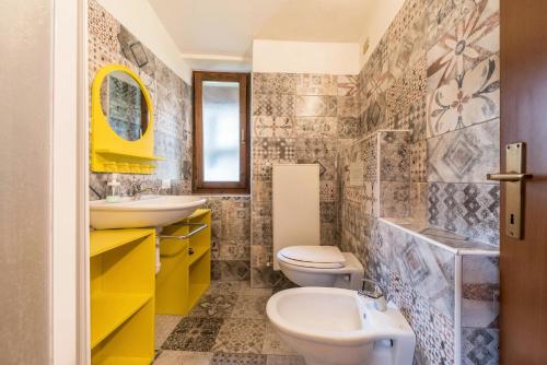 Bathroom, Agriturismo Al Gallo Nero Giallo in Tenno