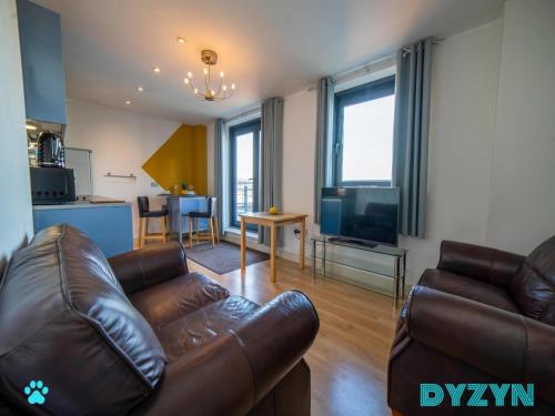 The Galley - 2 Bed Serviced Apartment - Amazing City Views - Wrap Round Balcony and secure parking - image 9