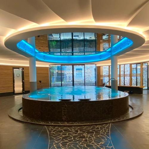 Coin d'Aubrac Hôtel Restaurant SPA de luxe - Accommodation - Chaudes-Aigues