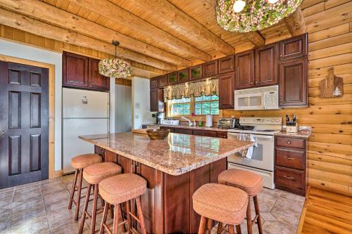 Stunning Vermont Cabin with Private Lake Access in Poultney, USA