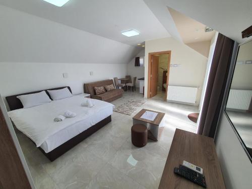 1 double bed, 1 sofa bed