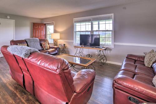 Norris Lake Home with Boat Parking Deck and BBQ - image 9