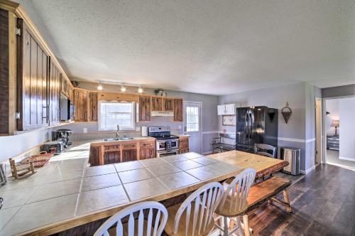 Norris Lake Home with Boat Parking Deck and BBQ - image 11