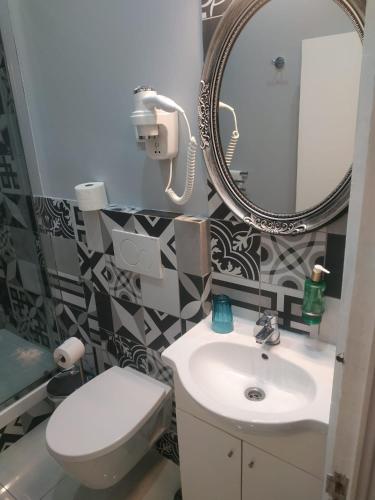 Standard Suite image 10