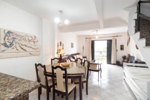 APARTAMENTO BEIRA MAR LATERAL NA PRAIA DE MARISCAL 2661 in มอร์รินโยส