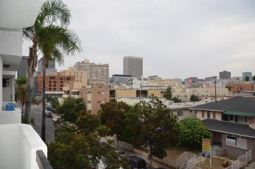 Koreatown Los Angeles 30 Day Stays - image 9