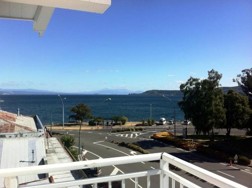 Aussicht, Based by the Lake in Taupo