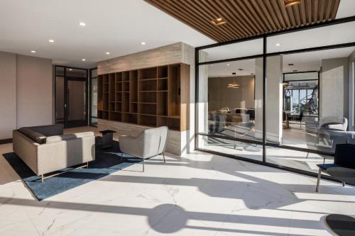 Global Luxury Suites at The Arches - image 7