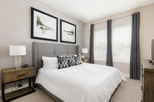 5 BR 6 Full BA Villa 5 min to Disney BBQ & Hot Tub
