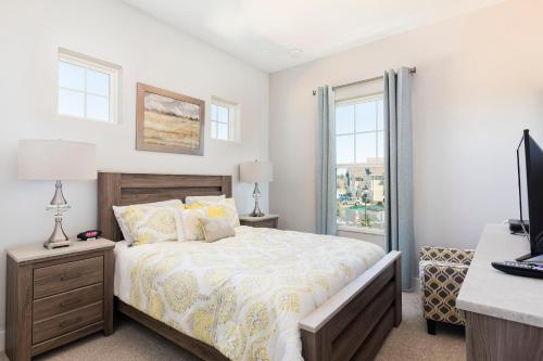 5 BR 6 BA Villa 5 min to Disneyworld Hot Tub BBQ - image 11