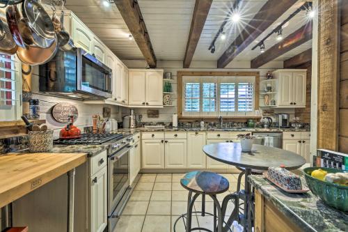 Peaceful Log Cabin on 3 Acres - Near Atlanta! - image 11