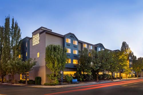 Silver Cloud Inn - Portland
