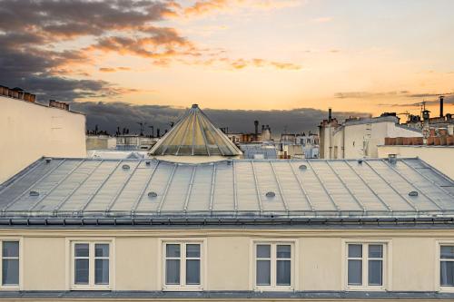 B Montmartre - image 8