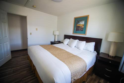 Travelodge by Wyndham Colorado Springs Airport/Peterson AFB