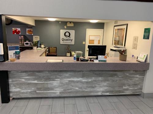 Quality Inn - image 13