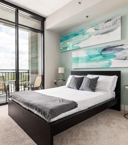 Vibrantly Refined Buckhead Escape