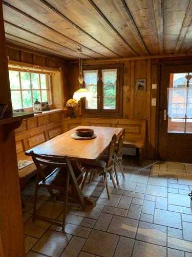 CHALET en station de ski, avec vue, au calme in La Fouly