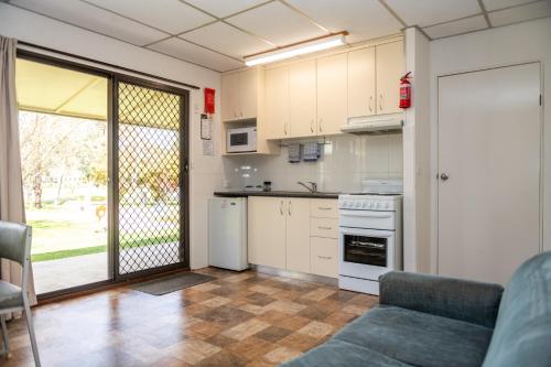 ห้องครัว, Beechworth Lake Sambell Caravan Park in บีชเวิร์ธ
