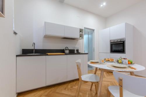 One-Bedroom Apartment room in GuestHost - Bologna Piazza del Nettuno Apartment