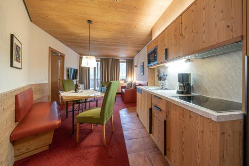주방, Schonblick - Gurgl B&B in 오베르구르글