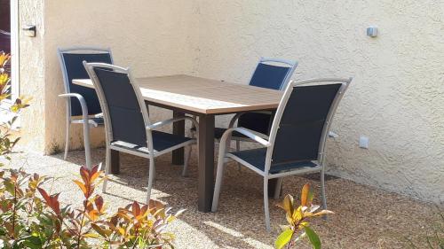 Les Pucines studio standing 29 m2 rez de jardin climatisation plein sud - image 5