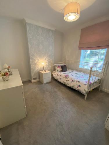 Ideal for COP26 - Stunning 3 Bed, 2 Bathroom (10min from SECC)