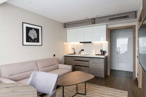 Premier Hotel Odesa - image 11