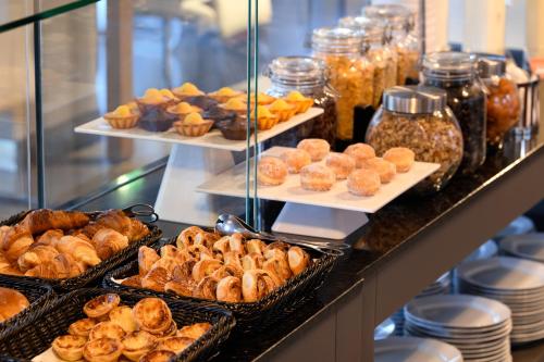 Star inn Lisbon Airport - image 11