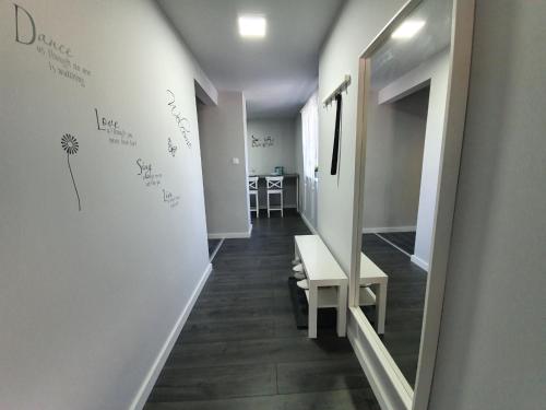 Sunny Garden Apartment in 布加斯城
