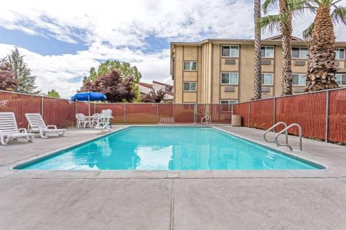 Super 8 by Wyndham Sacramento