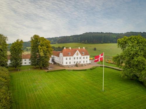 324396735 Haraldskær Sinatur Hotel & Konference