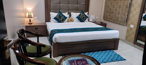 Deluxe Double Room (Free early check in at 8am) image 6