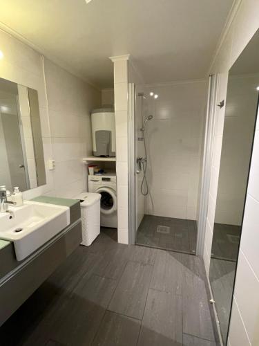 Daltind - Modern apartment with free parking, Нарвик (фото 8)