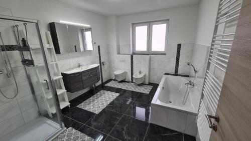 卫浴间, Exzellentes Ferienhaus in Hannover Messe Nähe (Exzellentes Ferienhaus in Hannover Messe Nahe) in 萨尔斯特