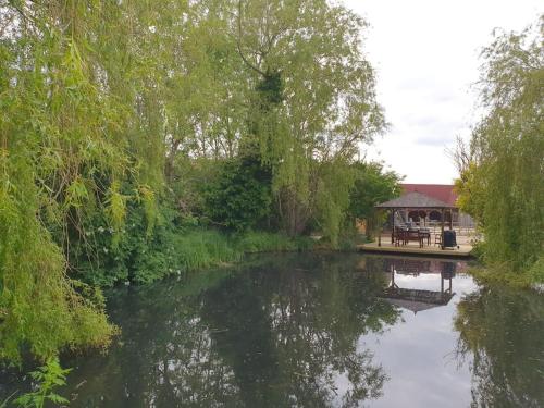 Pondside Barn